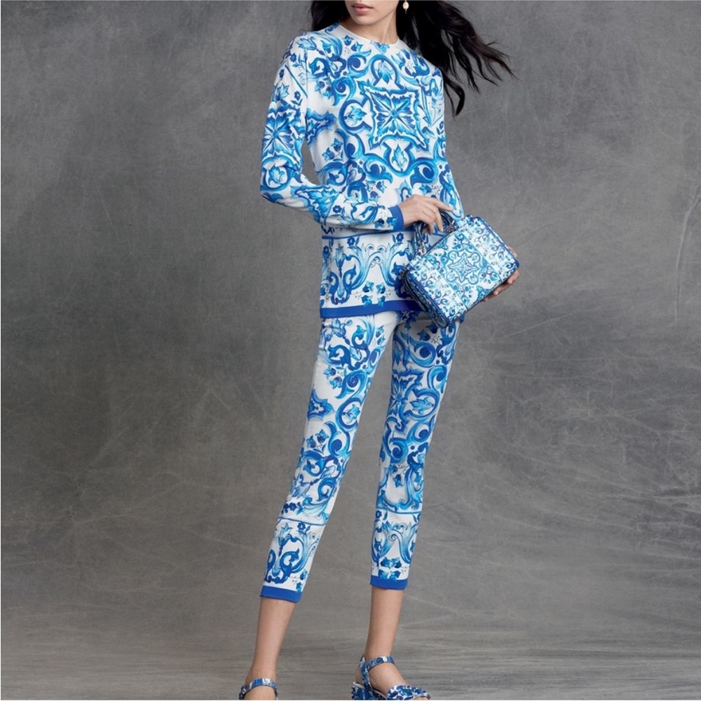 Dolce & Gabbana Iconic Majolica Tile Print Capri Pants - NWT